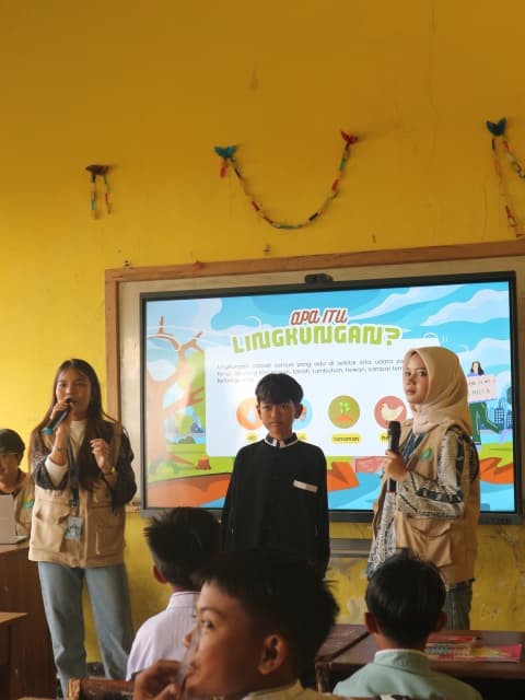 Pelaksanaan Sosialisasi Peduli, "Penyuluhan Dukungan Hukum Lingkungan" di SDN 03 Karangjaya